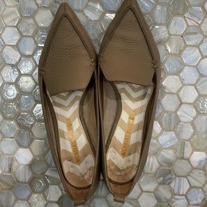 Nicholas kirkwood size 35.5  Beautiful leather with gold heel detail